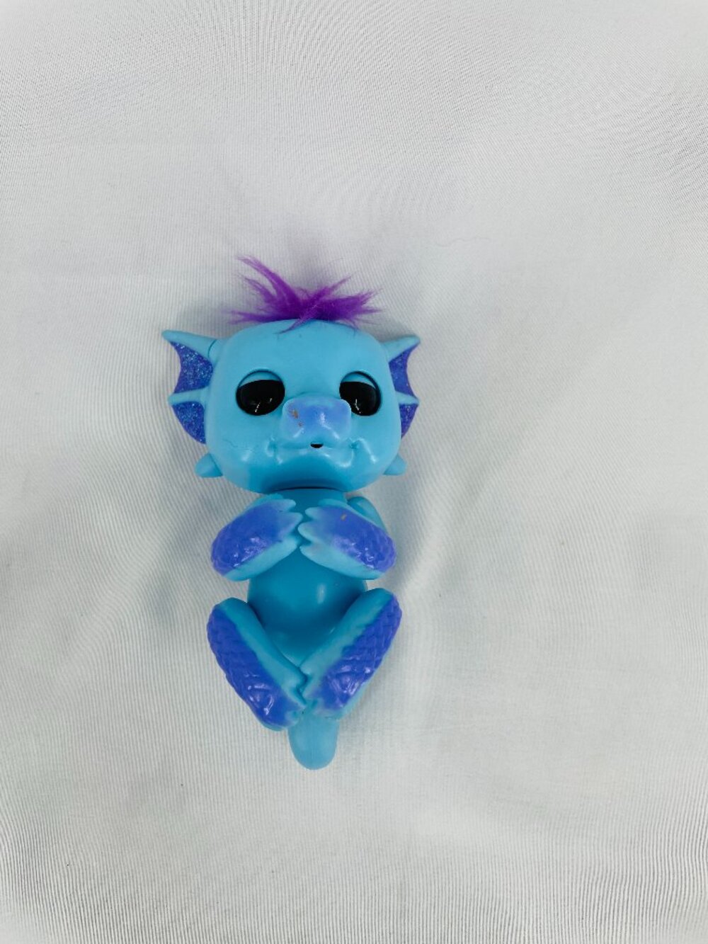 WowWee Fingerlings Blue Dragon/Monster Toy Figure with Purple Hair